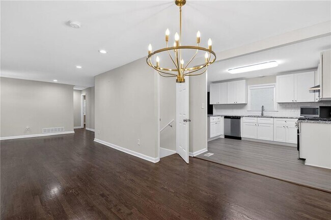 Foto del edificio - 147 Hermer Cir NW
