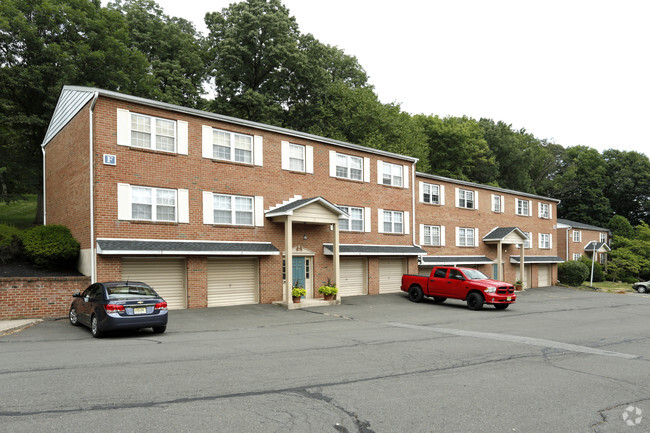 Exterior del edificio - Pine Crest Apartments