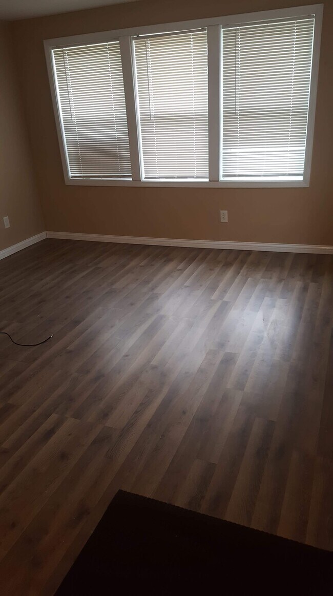 Foto del edificio - 1028 E 14th St