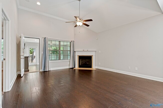 Foto del edificio - 140 Summer Pointe Ln NW
