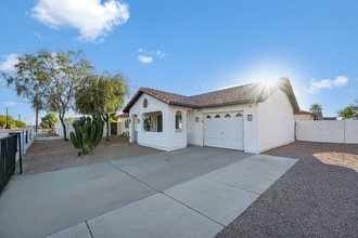 Building Photo - 571 S Burgess Ave