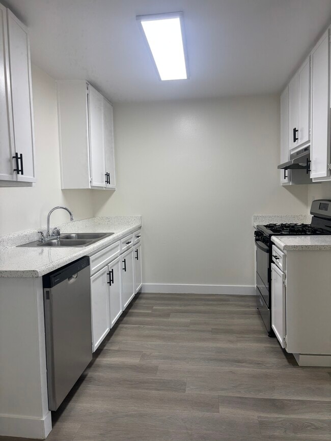 #017 Cocina - Parc Mountain View Apartments