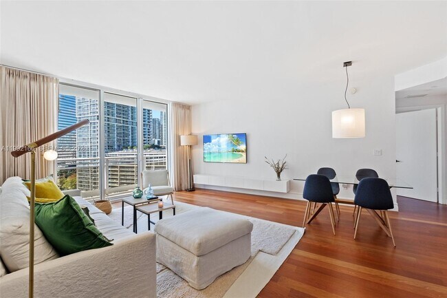 Foto del edificio - 901 Brickell Key Blvd