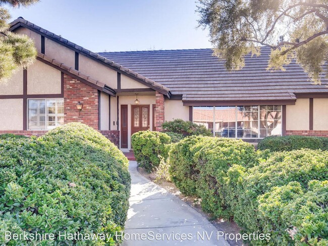 Building Photo - 4 br, 3.5 bath House - 5751 S Pearl St
