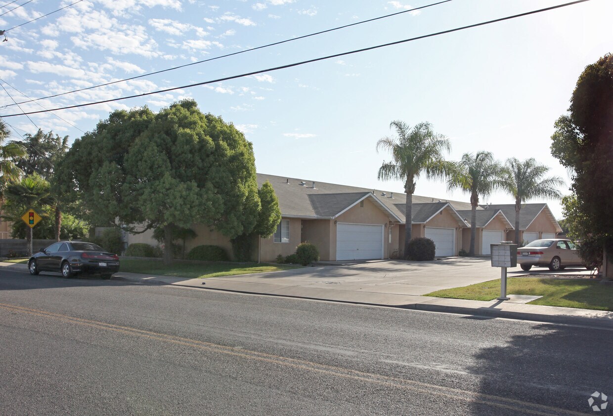 306320 S Crawford Ave, Dinuba, CA 93618 Apartments in Dinuba, CA