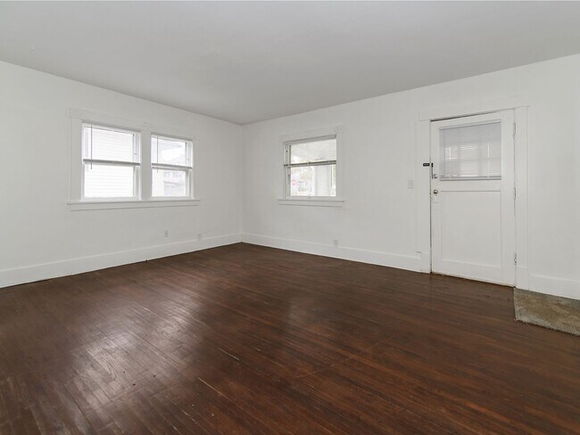 Building Photo - 2706 Crown Point Avenue