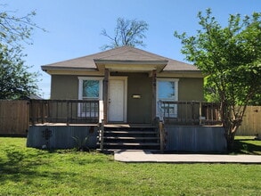 Building Photo - 306 S 25th St