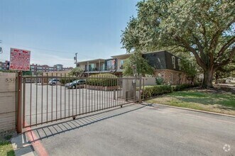 Building Photo - 5303 Fleetwood Oaks Ave