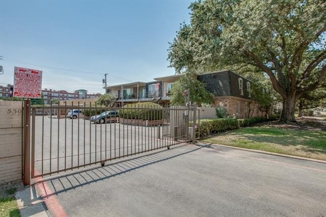 Building Photo - 5303 Fleetwood Oaks Ave