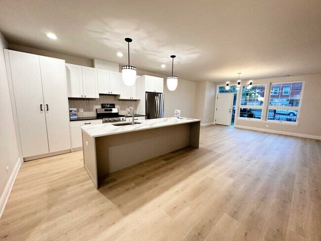 Foto del edificio - 4315 S Indiana Ave