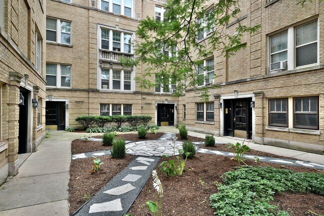 Building Photo - 225b Washington Blvd