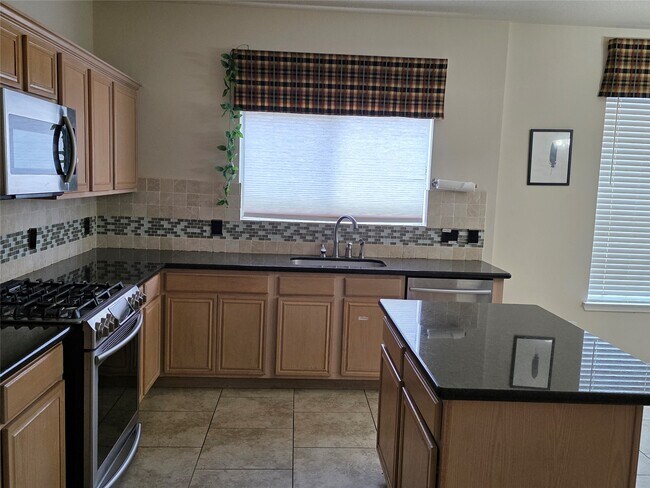 Foto del edificio - 2715 Riverhollow Ln