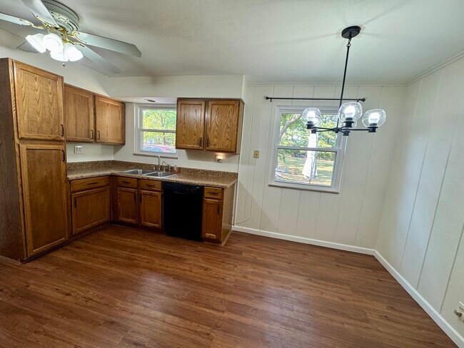 Foto del edificio - 10275 Kennerly Rd