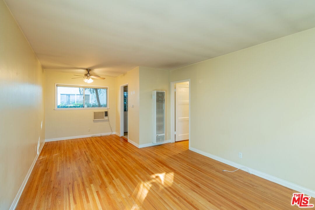 Primary Photo - 14942 Dickens St