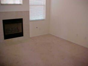 Building Photo - 1267 W Vaquero Ct