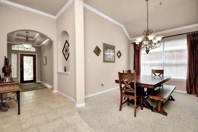 Foto del edificio - 8030 Crescent Knolls Dr