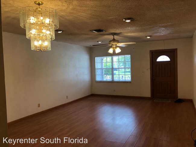 Building Photo - 3 br, 2 bath House - 3909 Loni St.