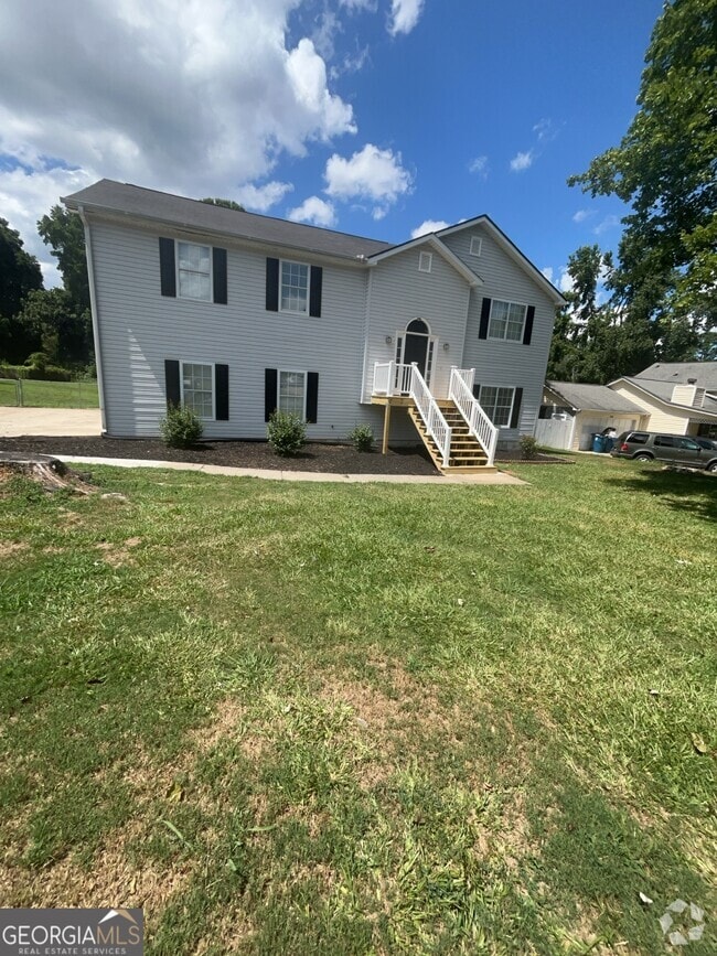 Building Photo - 1206 St Andrews Dr