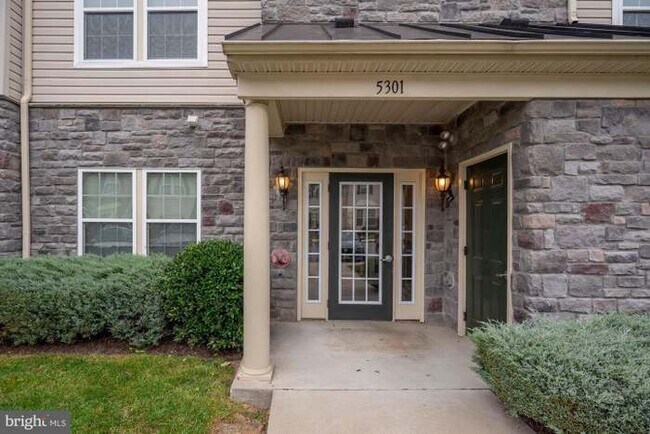 Building Photo - 5301 Wyndholme Cir