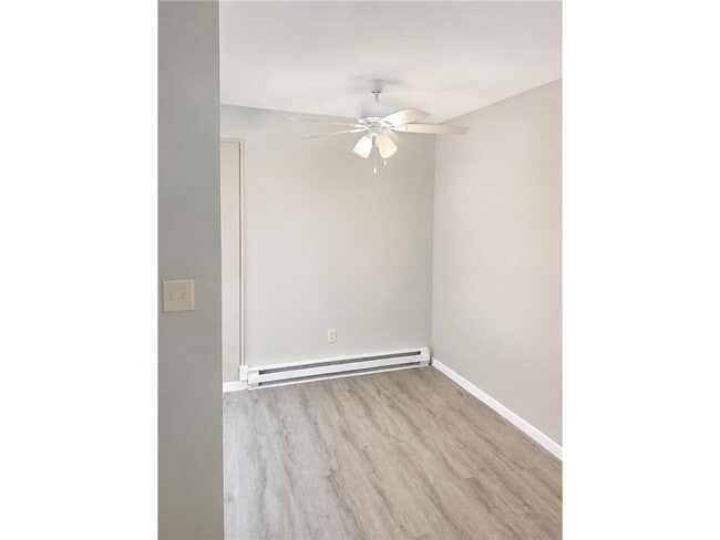 Building Photo - 800 Hackberry Dr