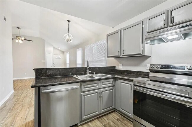 Foto del edificio - 1807 W Homestead Dr