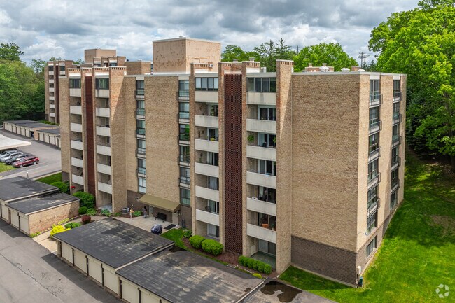 Building Photo - Chantieleer