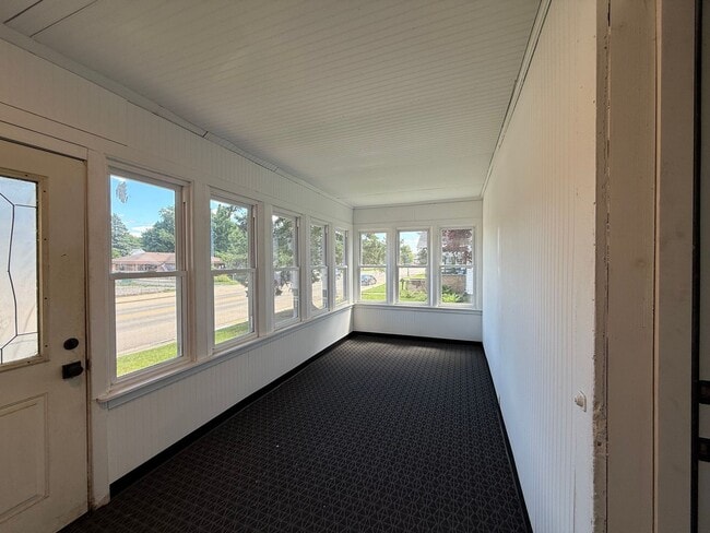 Foto del edificio - 5 Bed 2 Bath Single Family Home- Shawano Wi