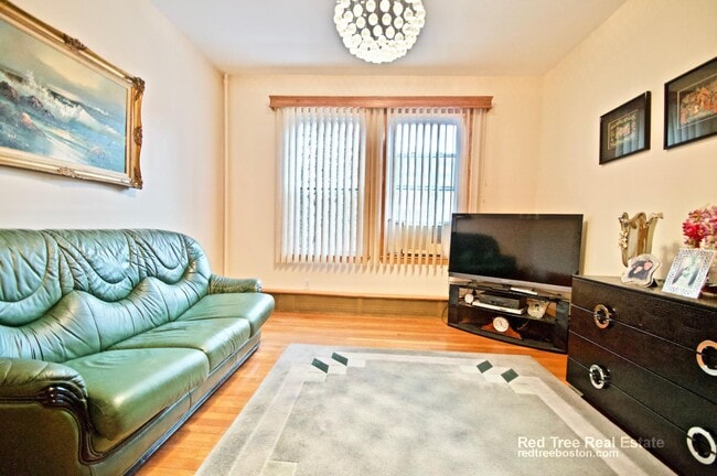 Foto del edificio - 1714 Commonwealth Avenue