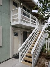Building Photo - 1025 Oak St