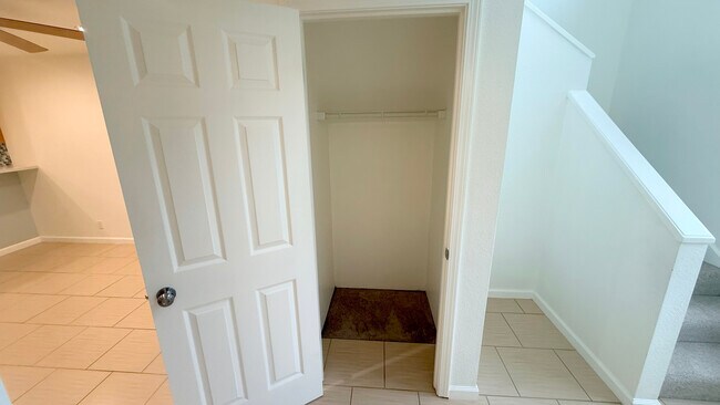 Foto del edificio - 1013 Woodside Rd