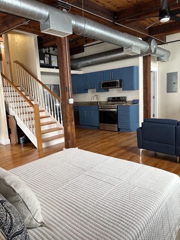 Building Photo - 49 Munroe St