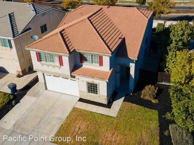 Building Photo - 4 br, 2.5 bath House - 657 Sagewood Ln