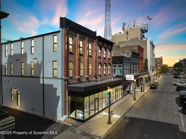 Building Photo - 117 Penn Ave