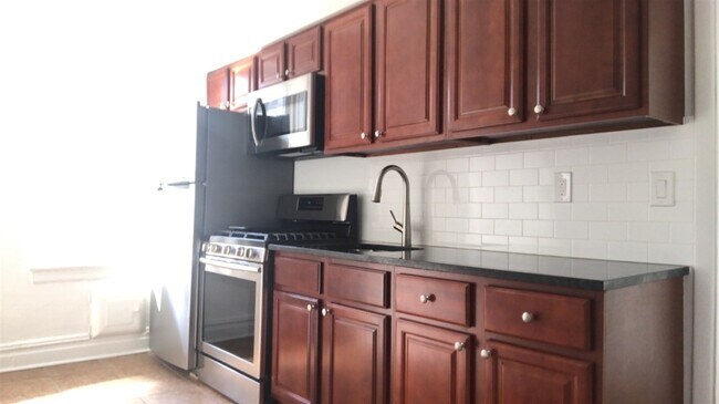Foto del edificio - 55 Corbin Ave