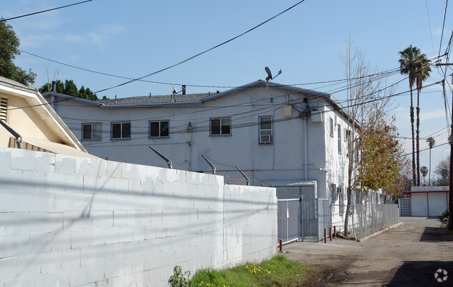 Building Photo - E Street Apartments