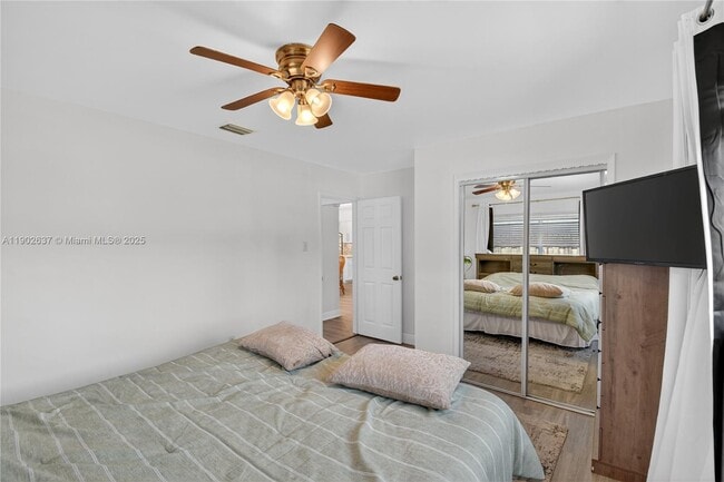 Foto del edificio - 554 NW 46th St