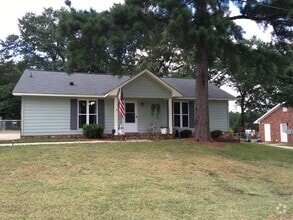 Building Photo - 915 N Willowick Dr