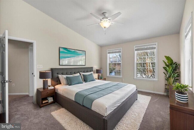 Foto del edificio - 6254 Taliaferro Way