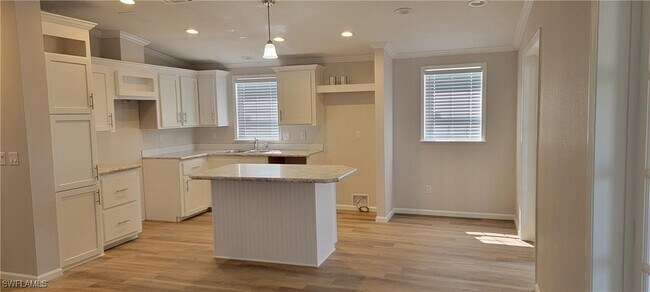 Foto del edificio - 4684 Lahaina Ln