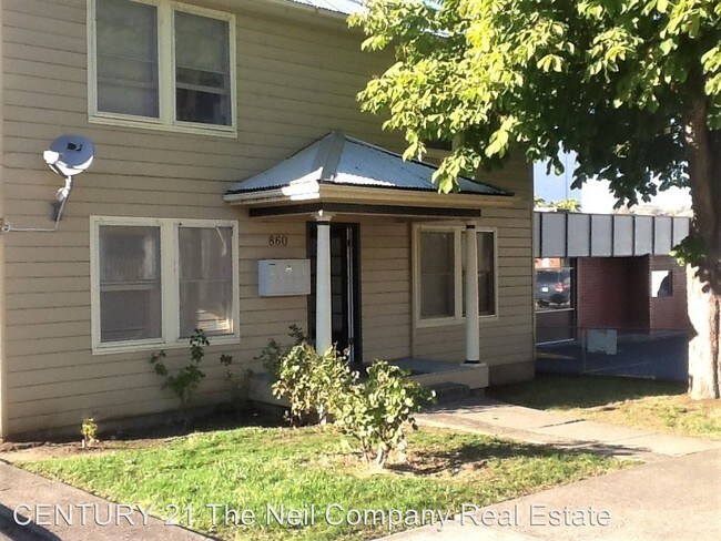 Building Photo - 860 SE Rose St
