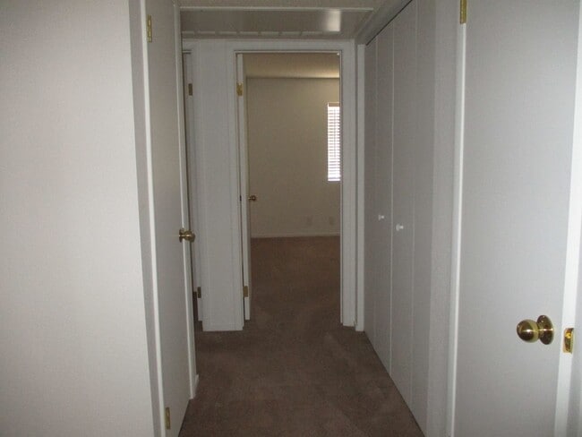 Building Photo - Rock Springs I Condo - Upper Unit