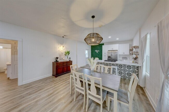 Foto del edificio - 5627 Avenue R