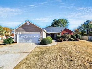 Building Photo - 511 White Oak Dr