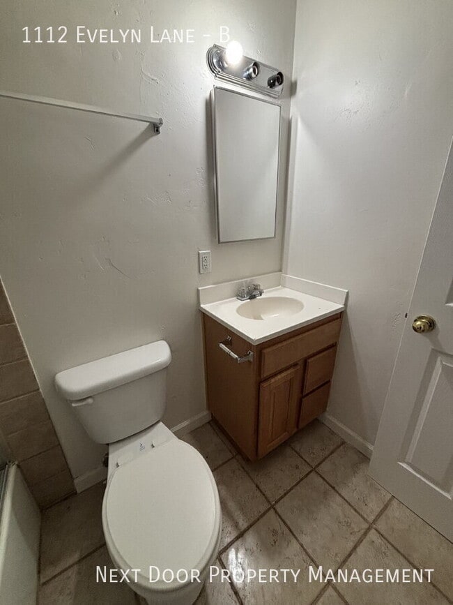 Photo - 1112 Evelyn Lane-B Apartment