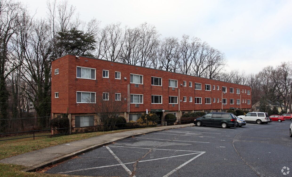 Foto principal - 8306 Barron St
