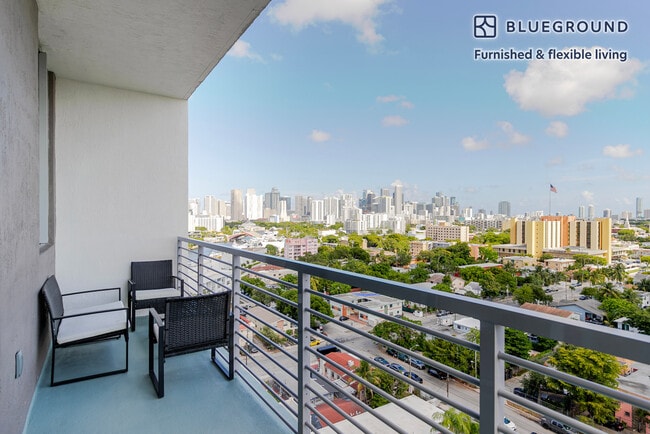 Foto del edificio - 1000 NW 7th St