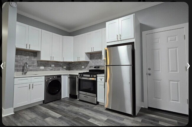 Foto del edificio - 923 W Waveland Ave