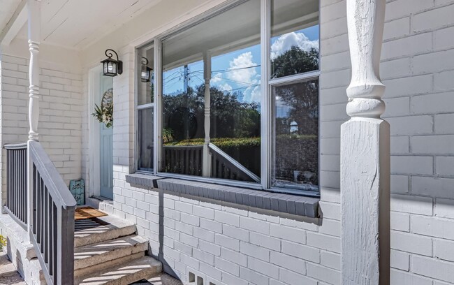 Building Photo - 7124 Hielo Dr