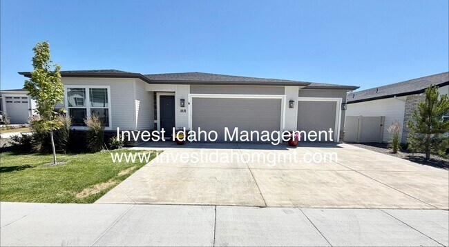 Building Photo - A Home You'll Fall in Love With