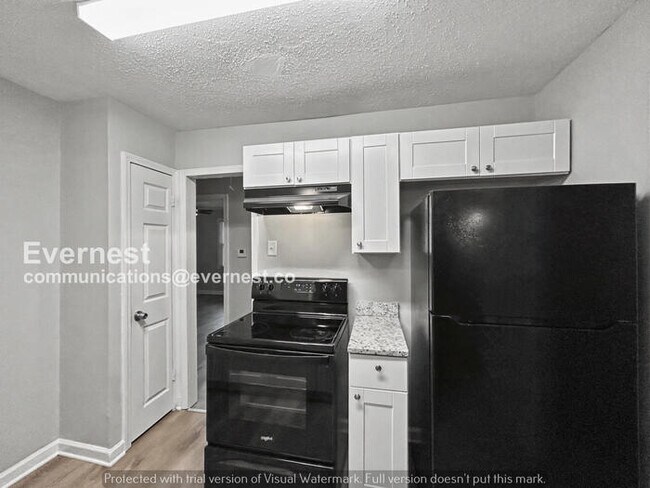 Foto del edificio - Limited Time Special Offer! / 3 Bed/2 Bath Home with Fenced Yard / Pet-Friendly